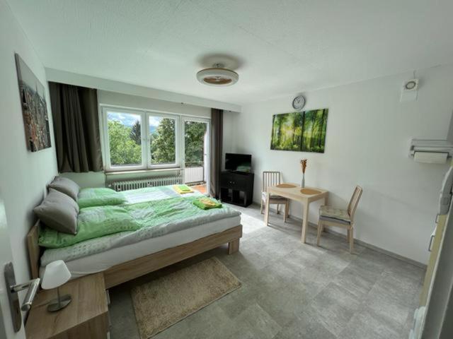 Ruhiges Und Klimatisiertes Apartment シュトゥットガルト エクステリア 写真